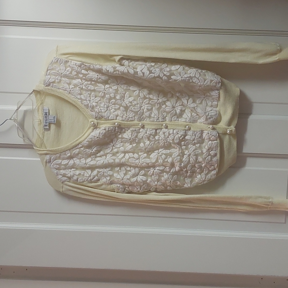 ❣️💫MARK DOWN💫❣️ forever 21 cute Yellow Cardigan